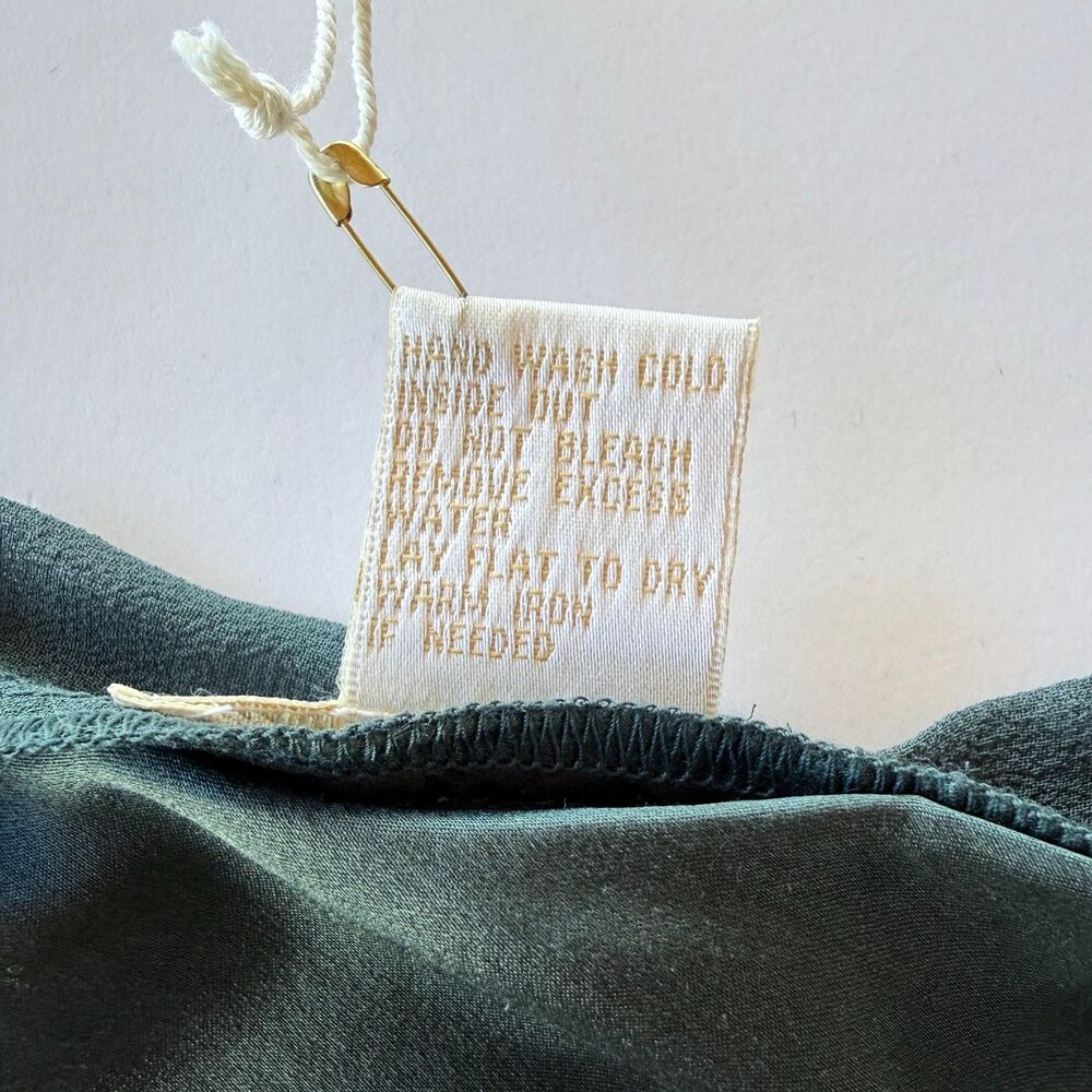 NWT Gold Hawk 100% Silk Embroidered Camisole in Deep Emerald Green Size Small - Picture 6 of 9